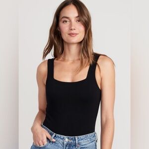 NWT! Black Fitted Sleeveless Square-Neck Bodysuit - 💛